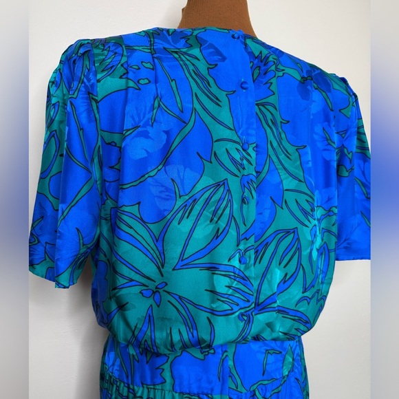 Adrianna Papell  Silk Blue and Green Floral Midi Dress Short Sleeve Size 12 - Picture 6 of 13